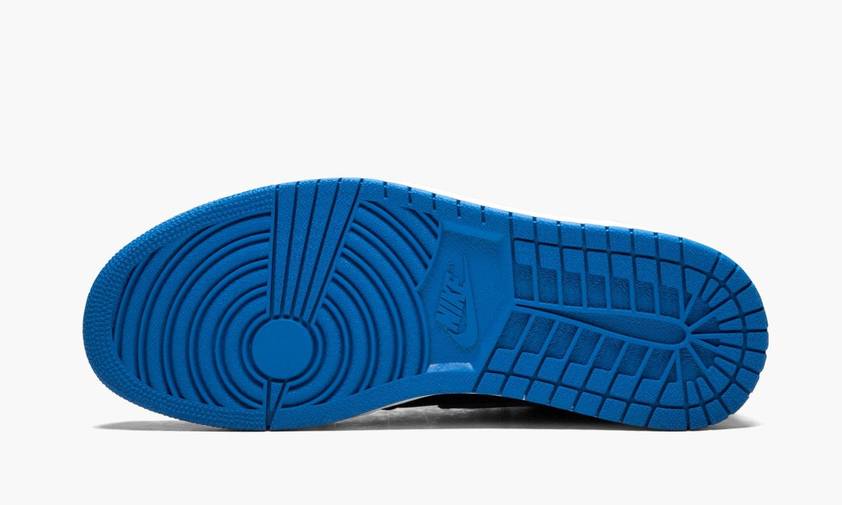 Air Jordan 1 Retro High OG "2017 Royal" - Angle View 6