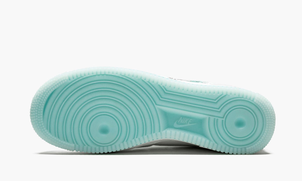 Air Force 1 Flyleather QS "Earth Day" - Angle View 6