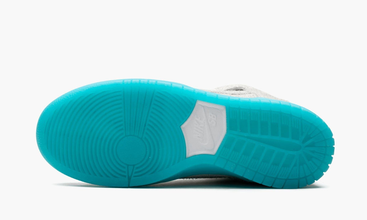 SB Dunk High Premium "Chairman Bao" - View 6