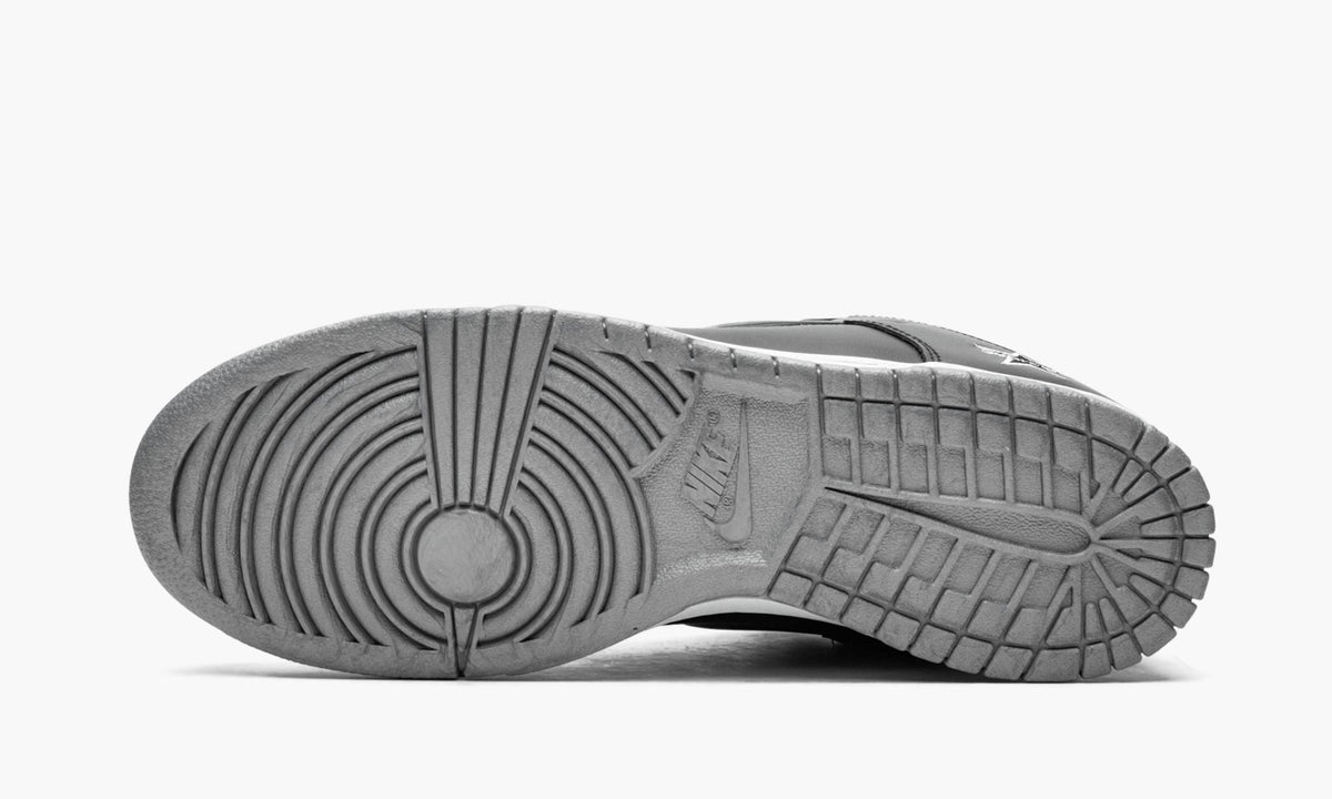 SB Dunk Low OG QS "Supreme - Jewel Swoosh Silver/Black" - View 6