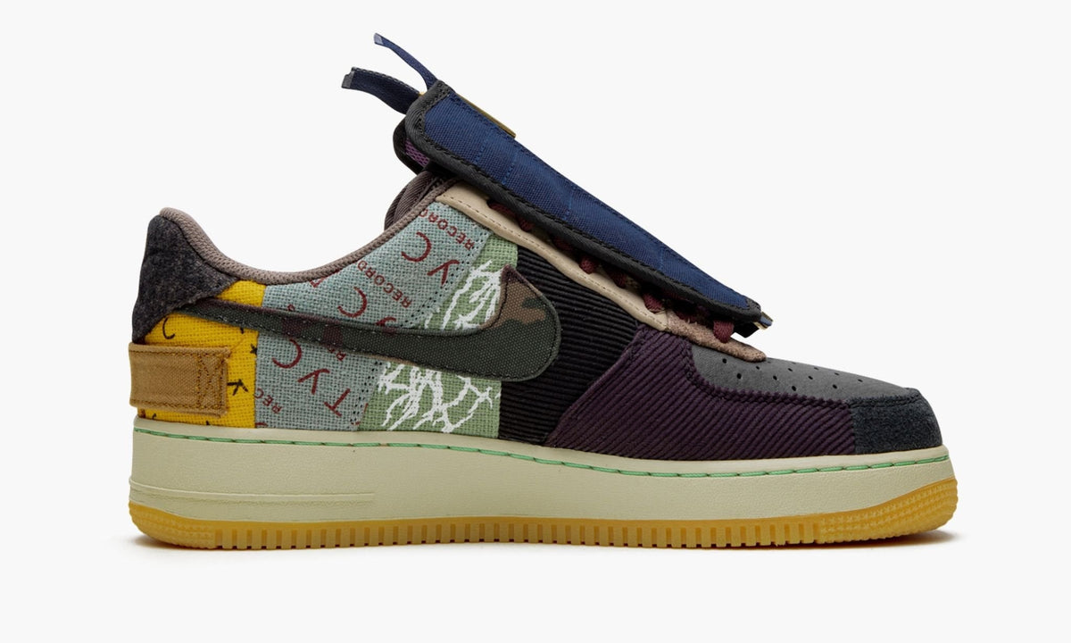 Nike x Travis Scott Air Force 1 Low ‘Cactus Jack’ - Angle View 7