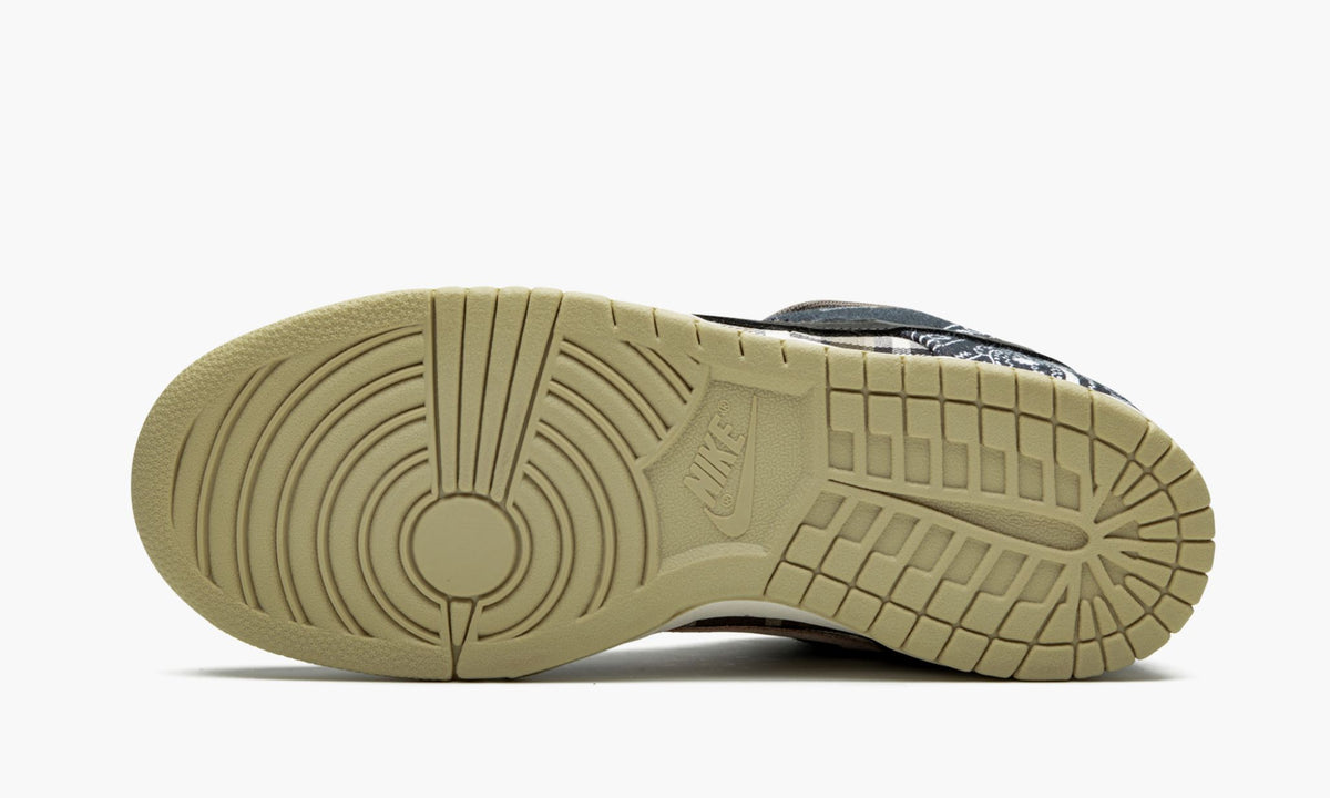 Nike x Travis Scott SB Dunk Low Premium QS ‘Cactus Jack’ - View 7