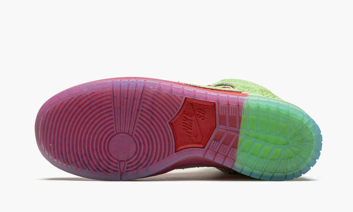 SB Dunk High "Strawberry Cough" - View 6