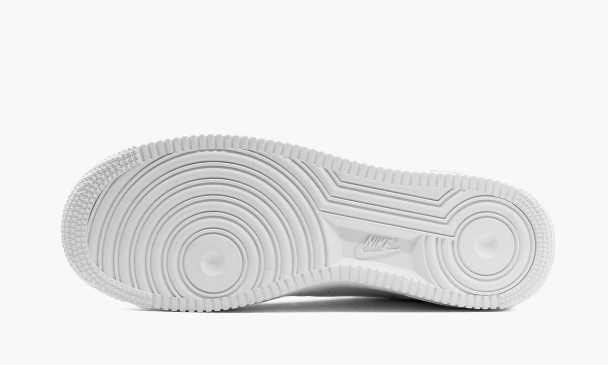 Air Force 1 07' LV8 3 - Angle View 5