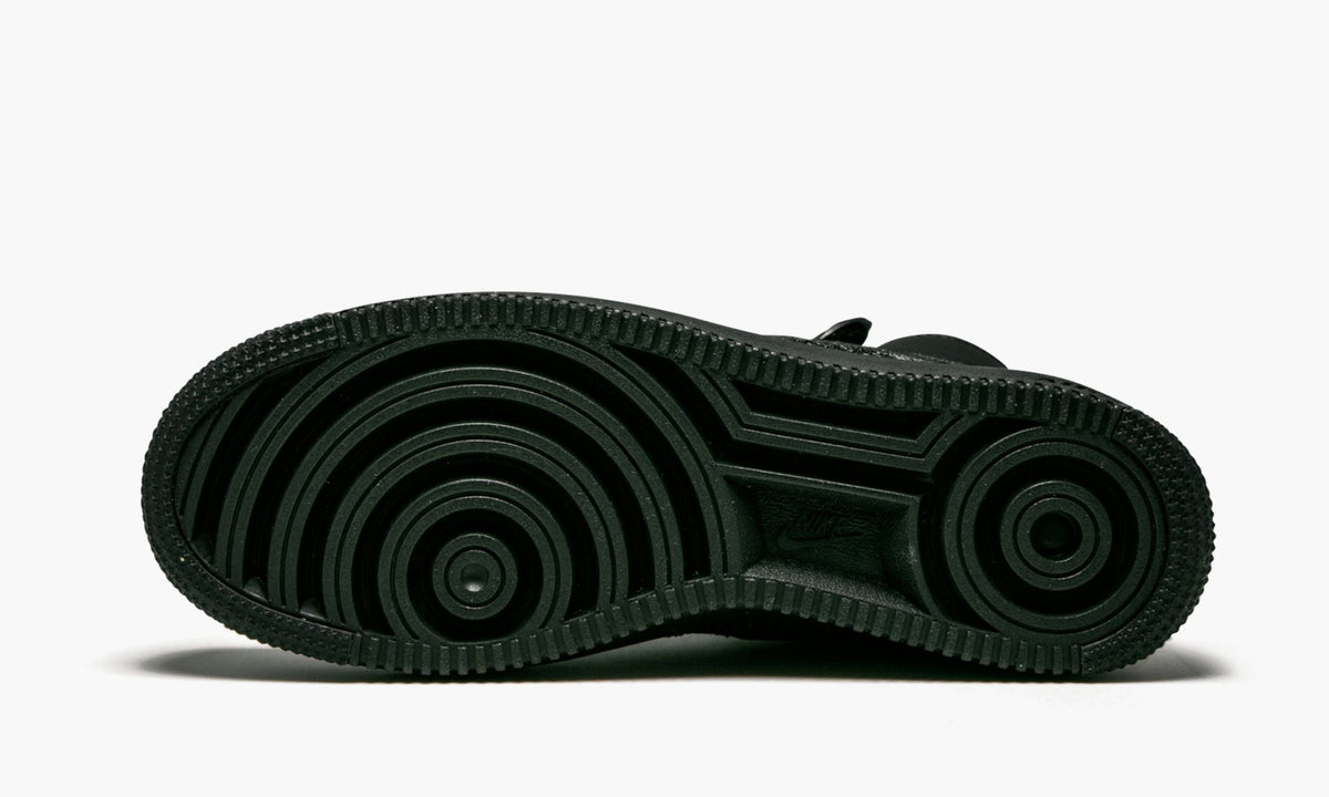 Nike AF Ultra Flyknit Mid - Angle View 6