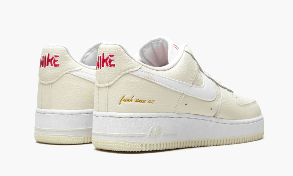 Air Force 1 Low "Popcorn" - Angle View 8