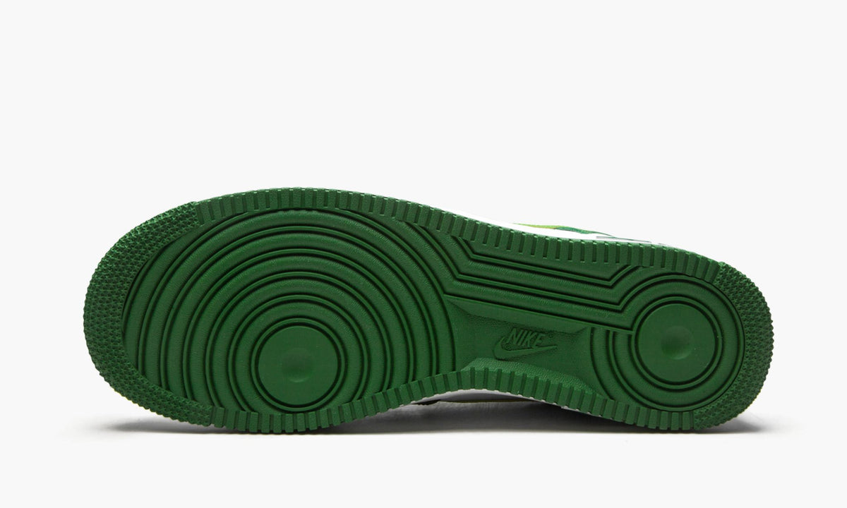 Air Force 1 Low "St Patrick's 2021" - Angle View 6