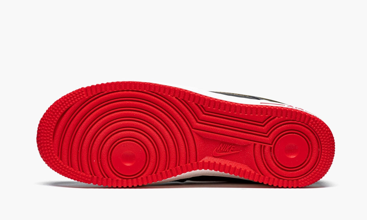 Air Force 1 Low '07 LX "Spades" - Angle View 6