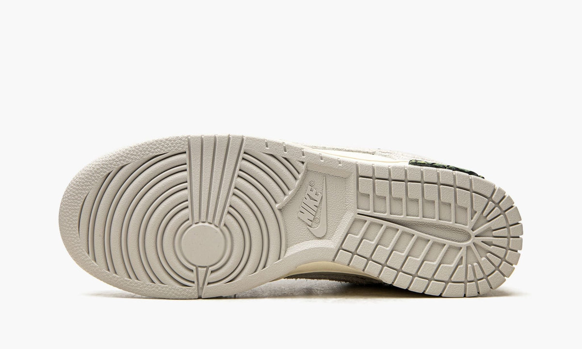 Dunk Low "Off-White - Lot 32" - View 6