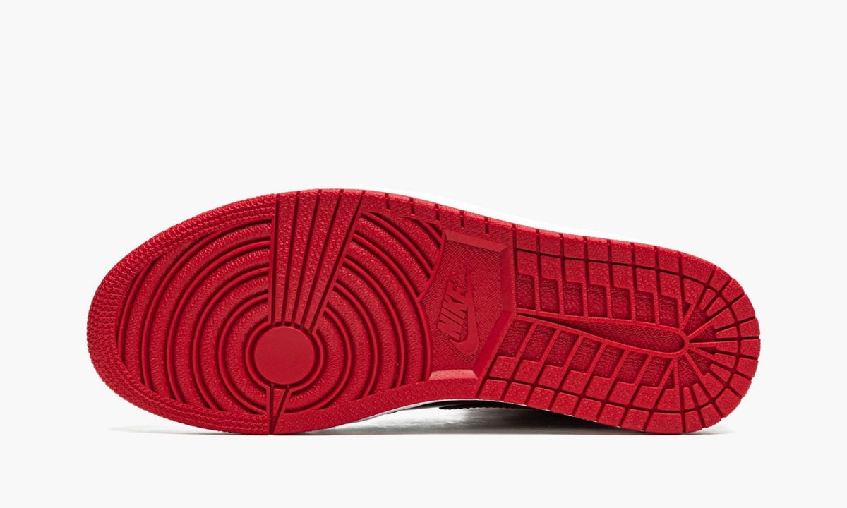 Air Jordan 1 Retro High OG "Bred Patent" - Angle View 6