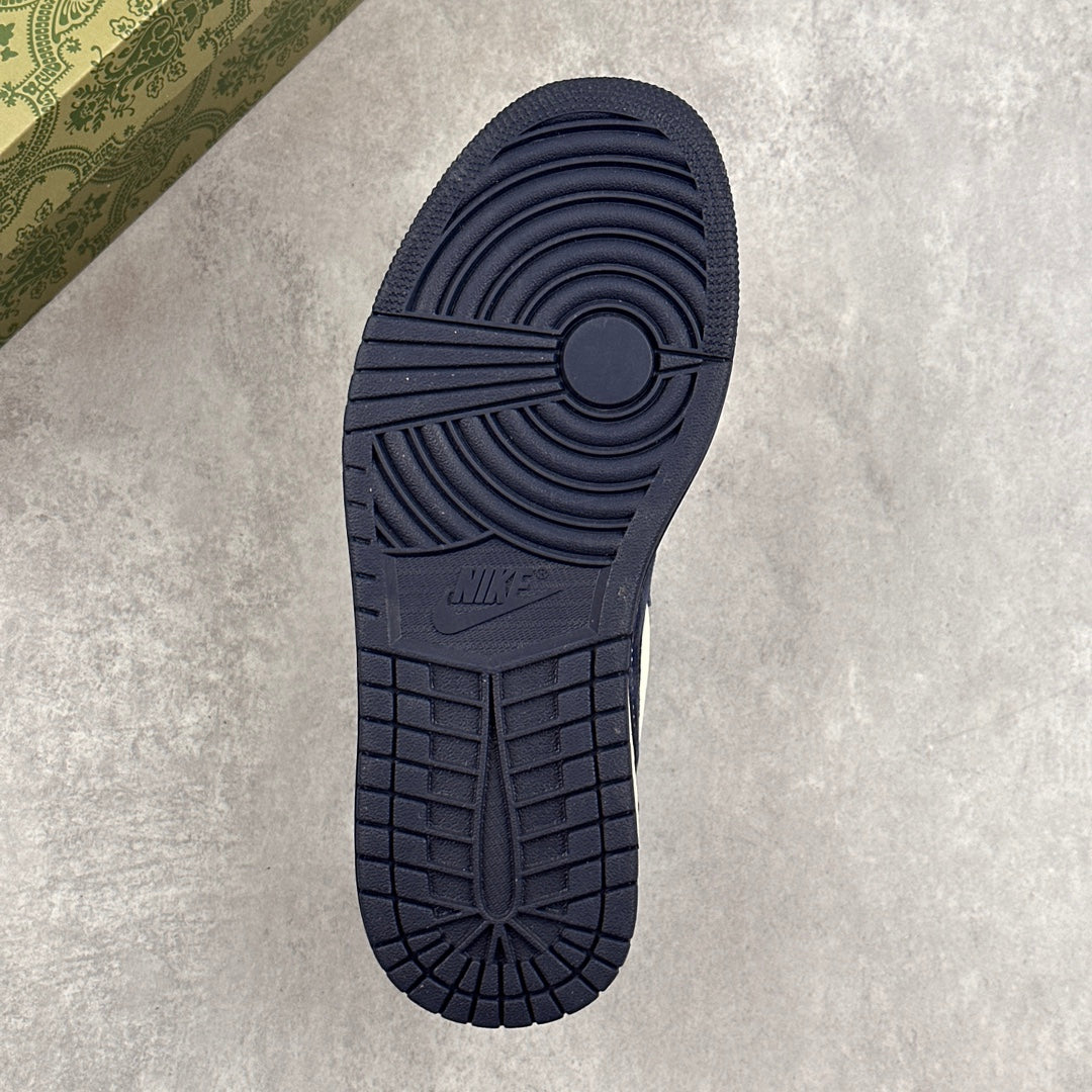 Travis Scott x Fragment Design x Air Jordan 1 Low OG SP AJ1 - Angle View 9