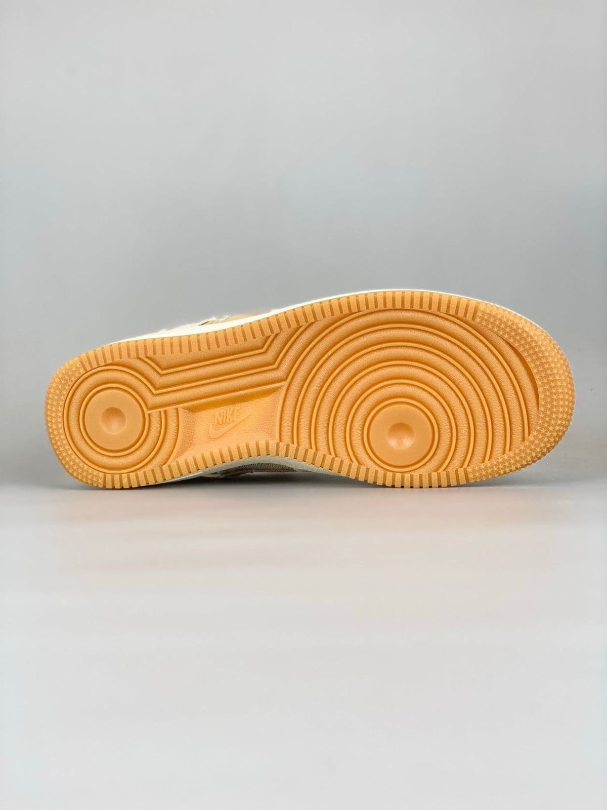 Louis Vuitton x Nike Air Force 1 '07 Low Yellow DK0798-002 - Angle View 9