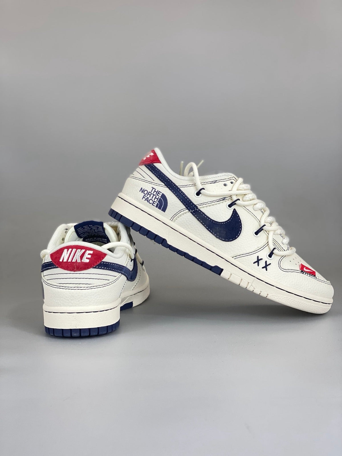 Nike SB Dunk Low x The North Face x KAWS YX5066-283 - View 9