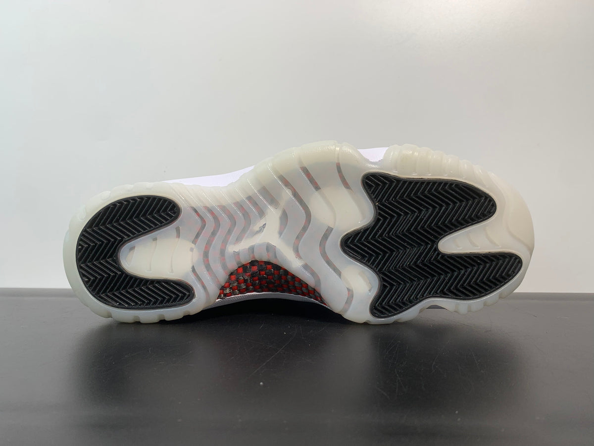 Air Jordan 11 Retro Low 72-10 AV2187-001 - Angle View 8