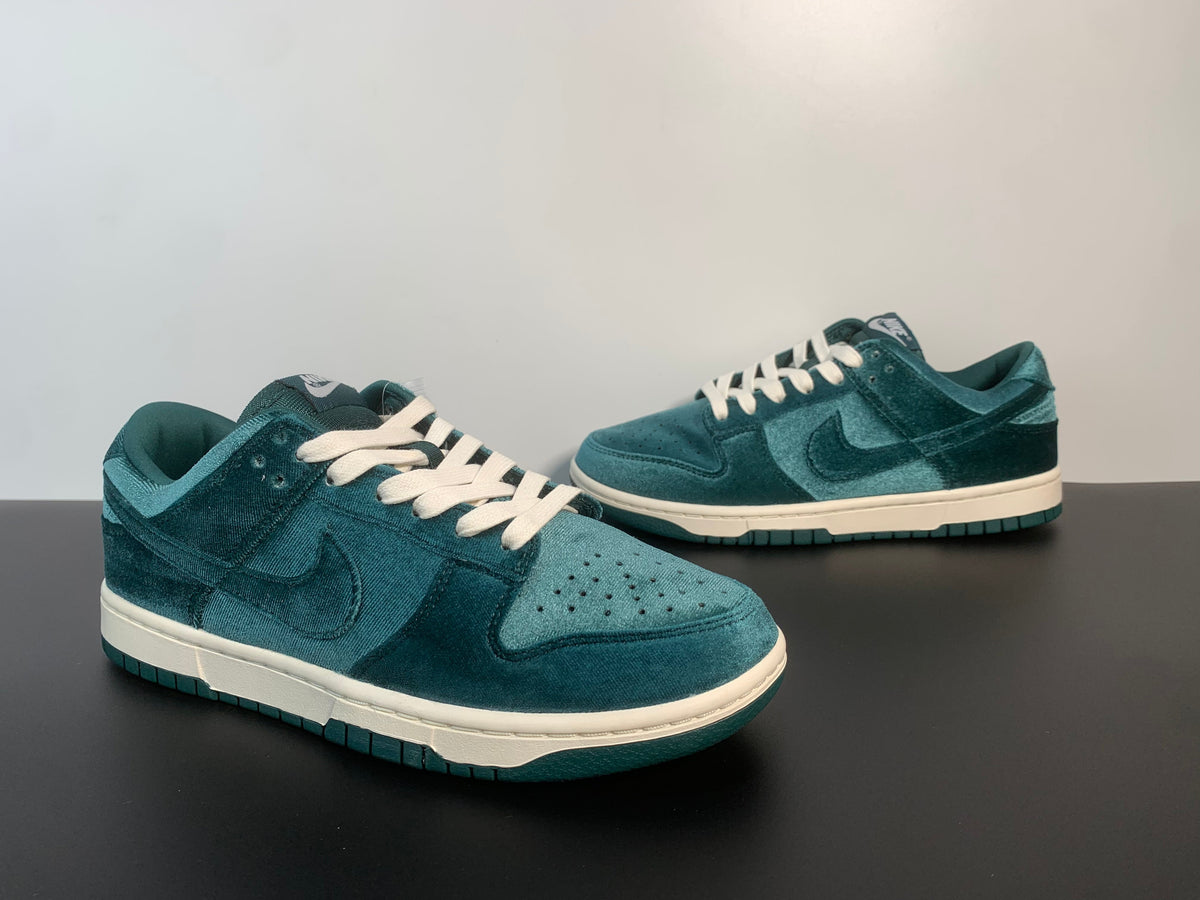 Wmns Nike Dunk Low 'Green Velvet' DZ5224-300 - View 5