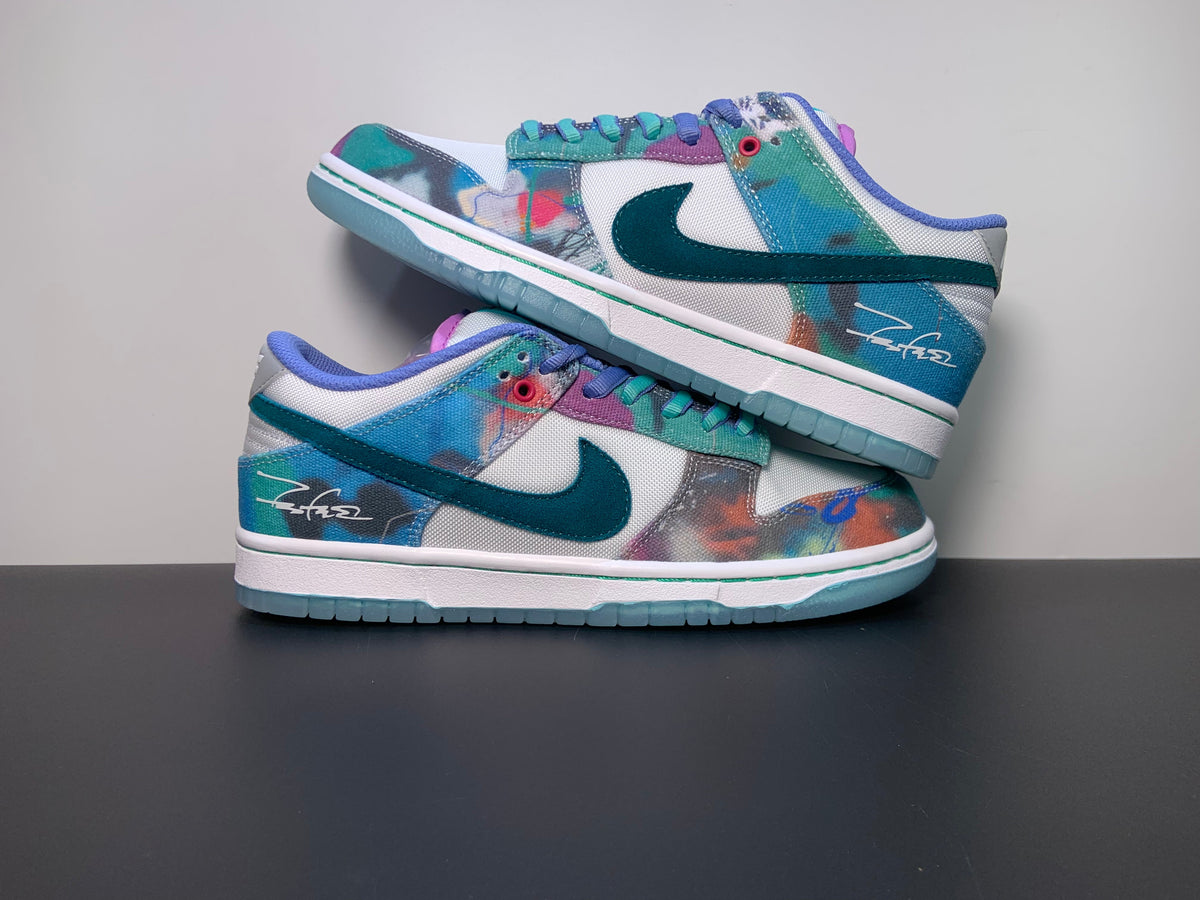 Nike x Futura Laboratories SB Dunk Low ‘Bleached Aqua’ - View 12