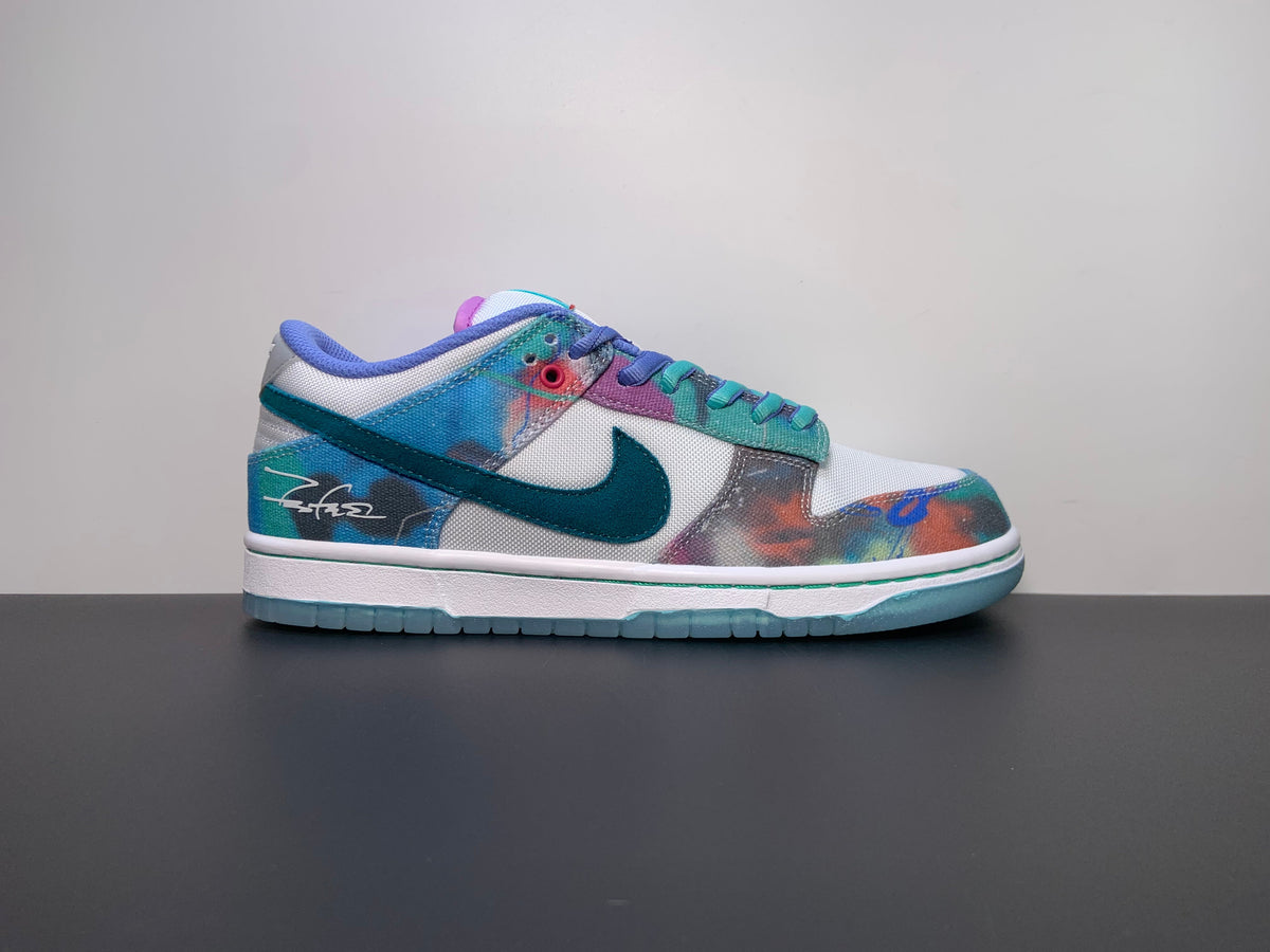Nike x Futura Laboratories SB Dunk Low ‘Bleached Aqua’ - View 8