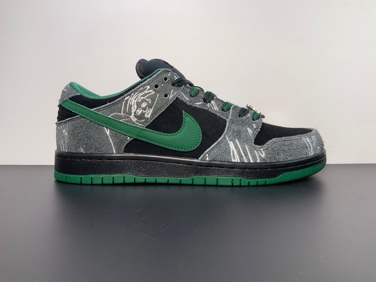 There Skateboards x Nike Dunk SB - View 1