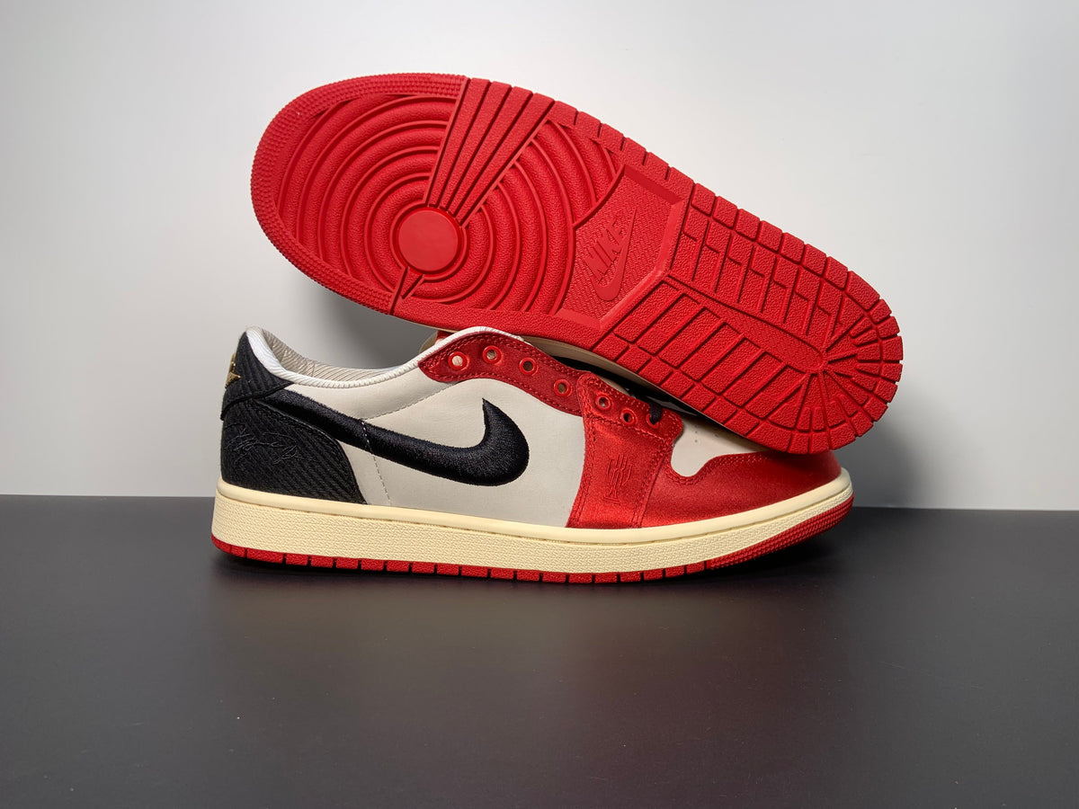 Air Jordan 1 Low OG SP x Trophy Room ‘Away’ FN0432-017 - Angle View 7