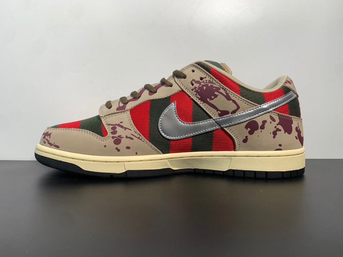 Nike SB Dunk Low Pro ‘Freddy Krueger’ 313170-202 - View 5