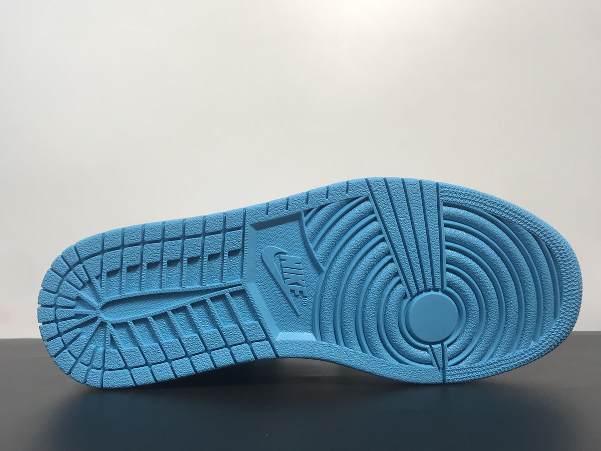 Air Jordan 1 x Off-White Retro High OG ‘UNC’ AQ0818-148 - Angle View 11