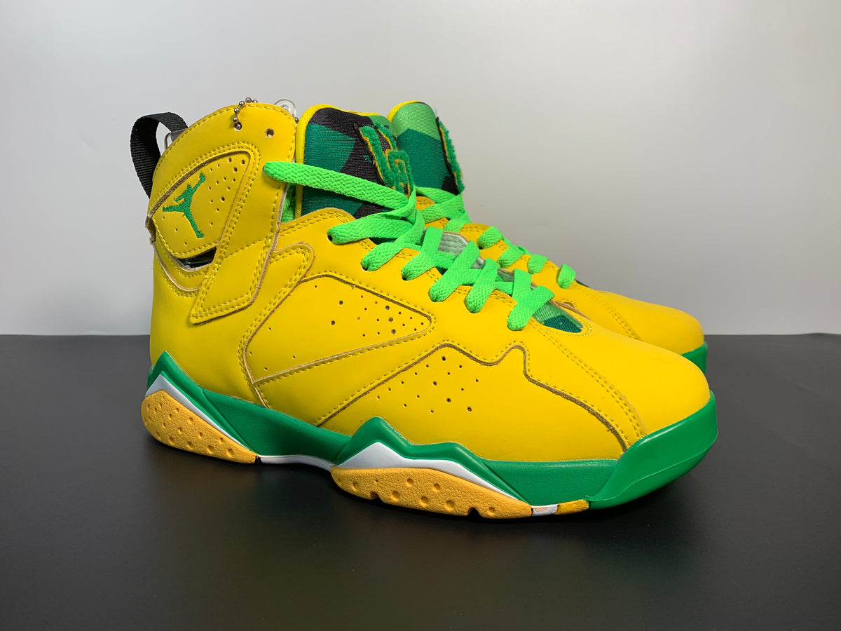 Patta x Air Jordan 7 OG SP AT3375-300 - Angle View 3