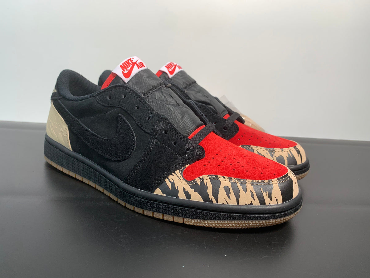 SoleFly x Air Jordan1 Low Carnivore DN3400-001 - Angle View 4