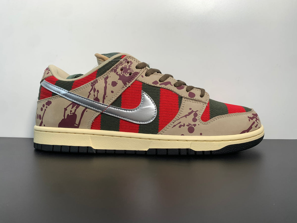 Nike SB Dunk Low Pro ‘Freddy Krueger’ 313170-202 - View 4