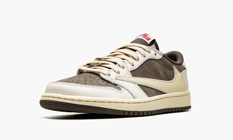 AIR JORDAN 1 LOW OG "Travis Scott - Reverse Mocha" - Angle View 3