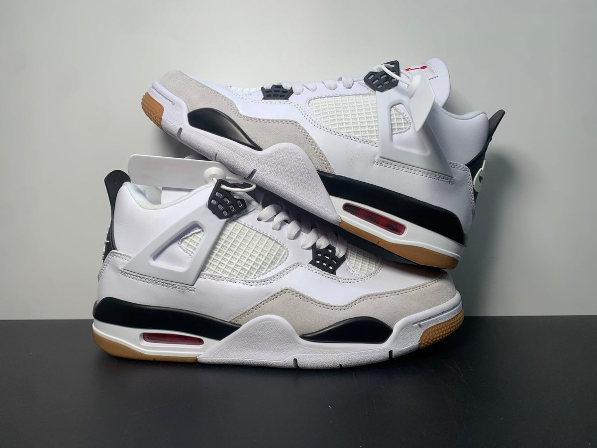 Air Jordan 4 X Nike SB Unisex Sneakers DR5415-100 - Angle View 3