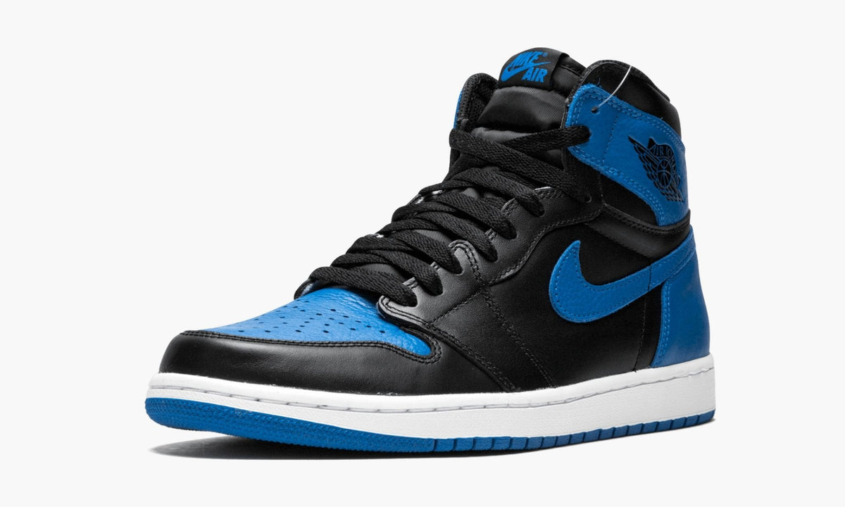 Air Jordan 1 Retro High OG "2017 Royal" - Angle View 5