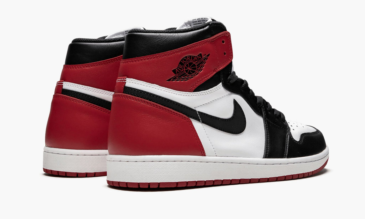 Air Jordan 1 Retro High OG "Black Toe" - Angle View 4