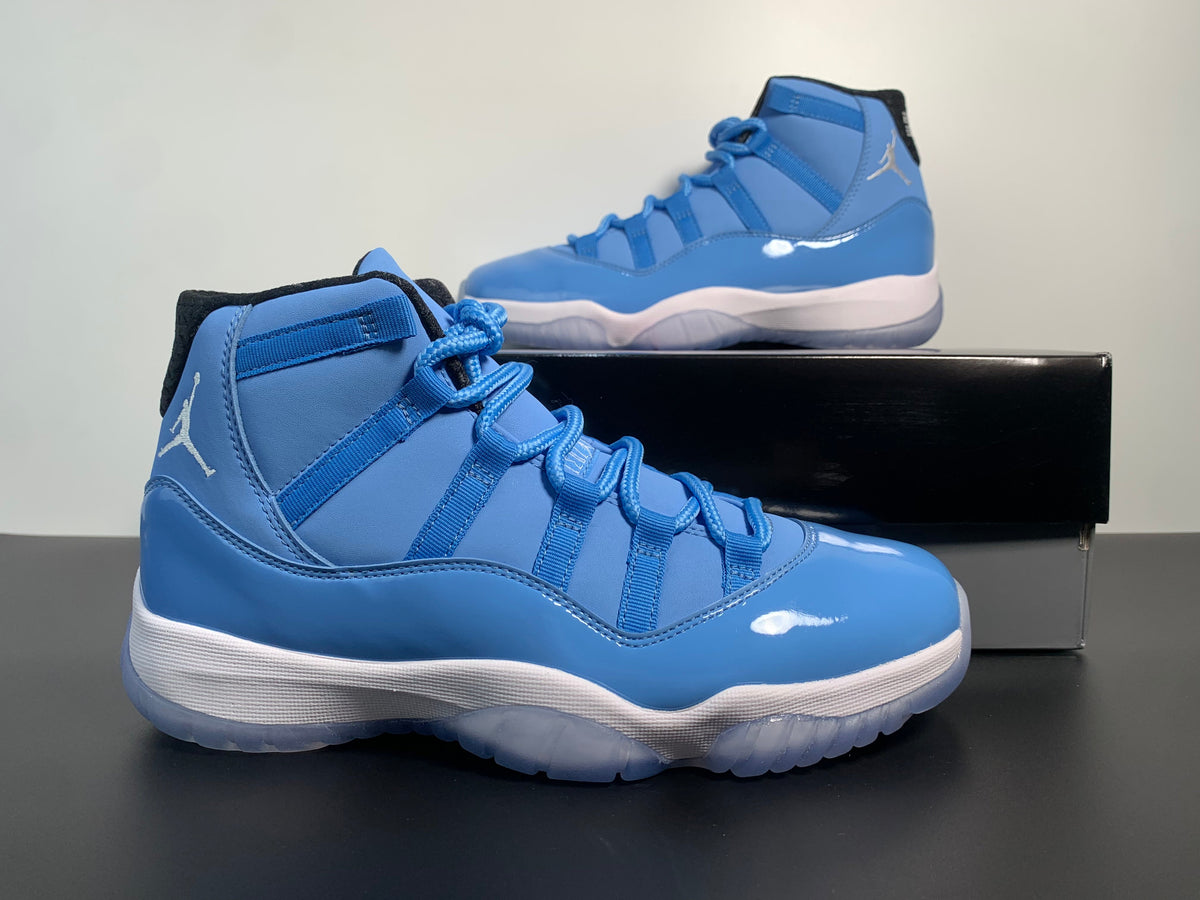 Air Jordan 11 Pantone 717602-900 - Angle View 8