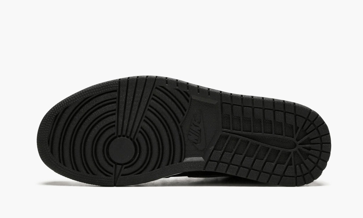 Air Jordan 1 Retro High OG "Shadow" - Angle View 6
