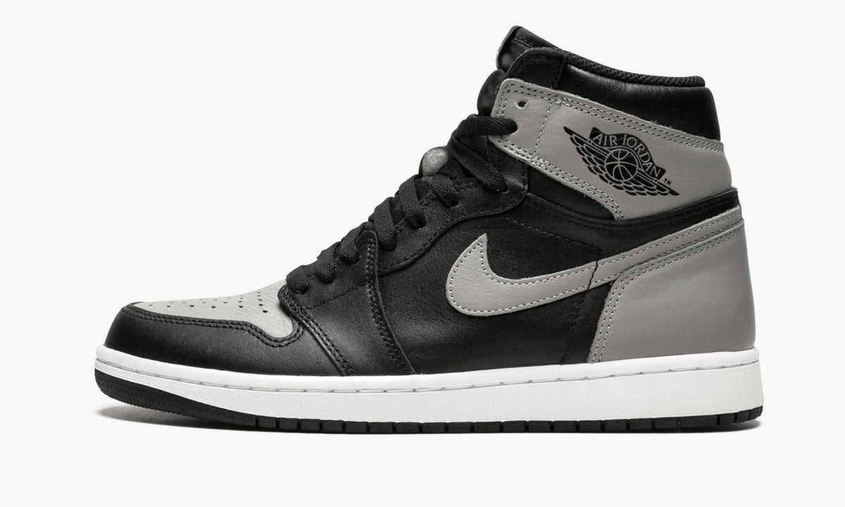 Air Jordan 1 Retro High OG "Shadow" - Angle View 2