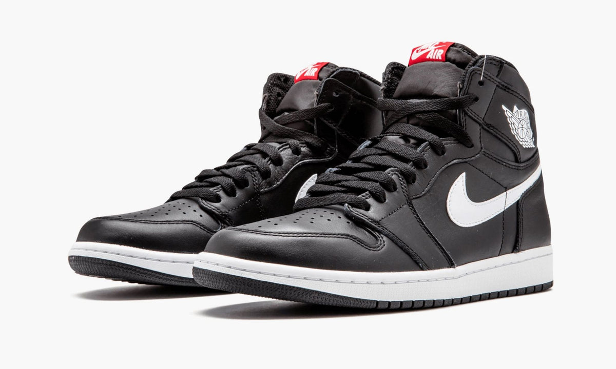 Air Jordan 1 Retro High OG "Ying-Yang" - Angle View 6