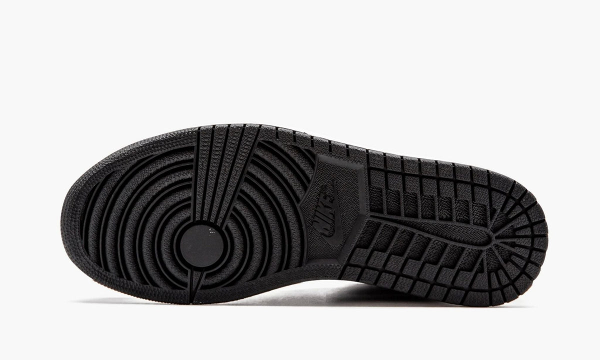 Air Jordan 1 Retro High OG "Ying-Yang" - Angle View 12