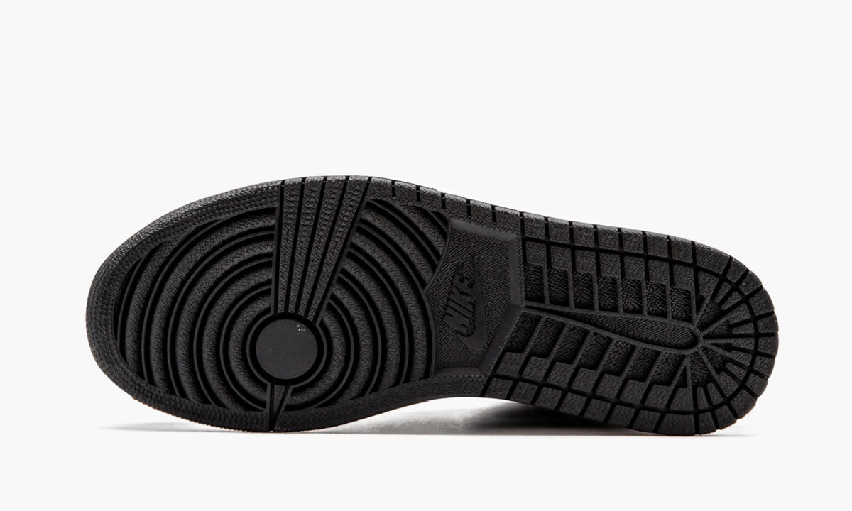 Air Jordan 1 Retro High OG "Ying-Yang" - Angle View 11