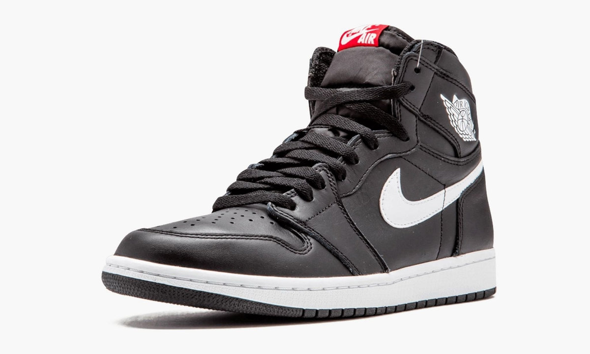 Air Jordan 1 Retro High OG "Ying-Yang" - Angle View 10