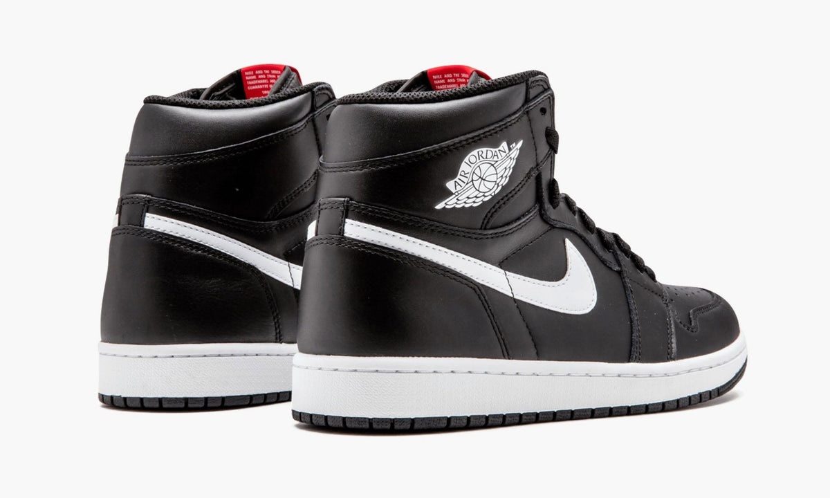 Air Jordan 1 Retro High OG "Ying-Yang" - Angle View 8