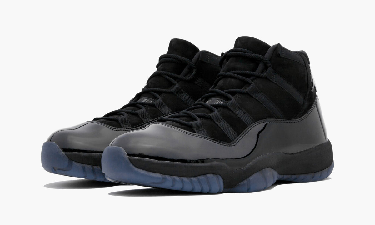 Air Jordan 11 Retro "Cap & Gown" - Angle View 3