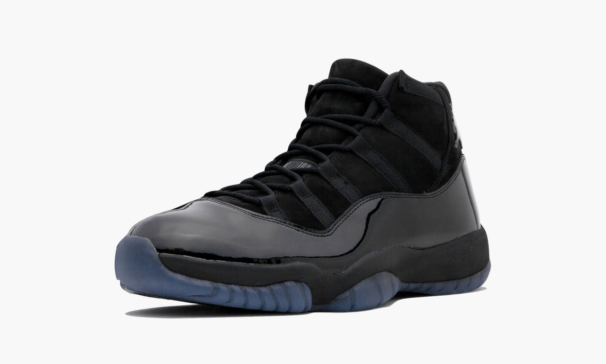 Air Jordan 11 Retro "Cap & Gown" - Angle View 5