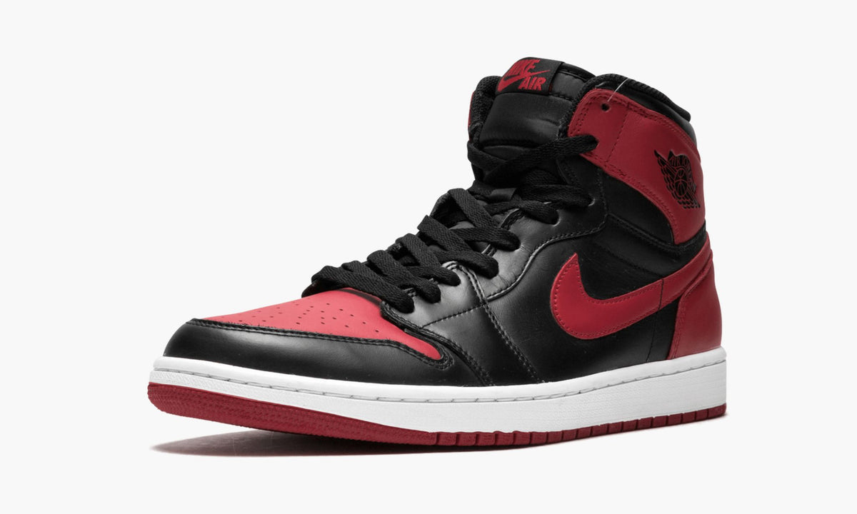 Air Jordan 1 Retro High OG "Bred" - Angle View 5