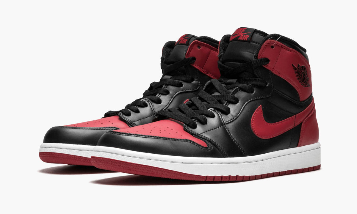 Air Jordan 1 Retro High OG "Bred" - Angle View 3
