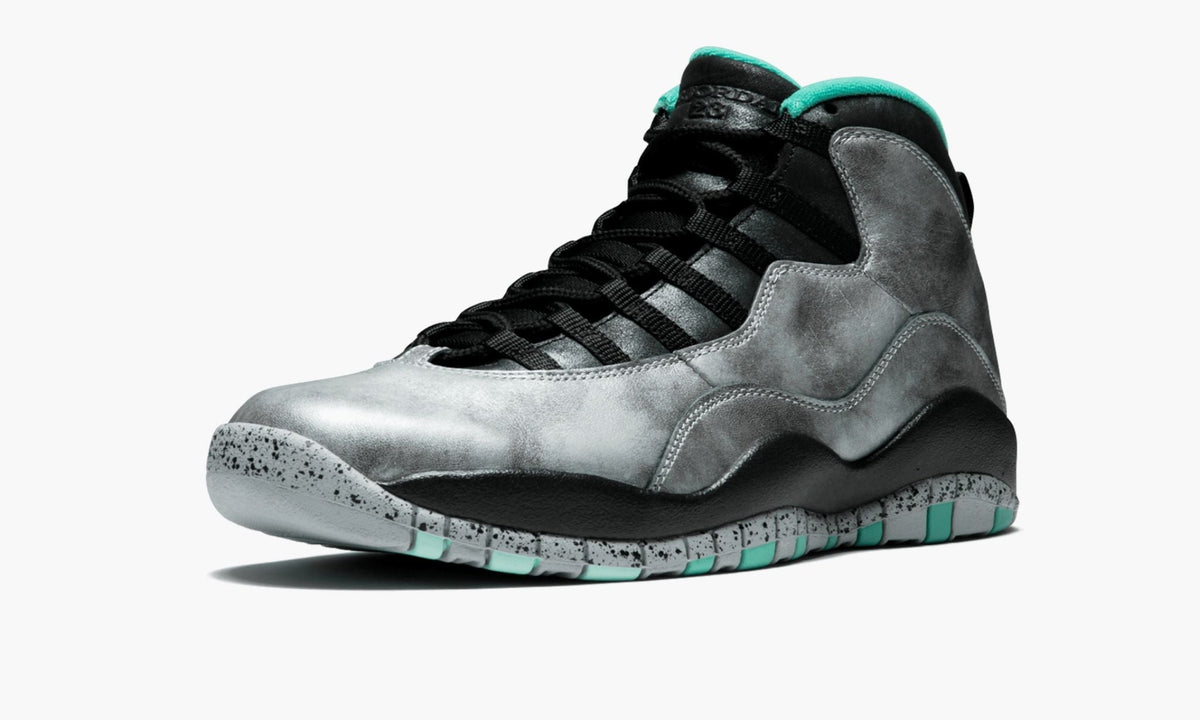 Air Jordan 10 Retro 30th "Lady Liberty" - Angle View 5