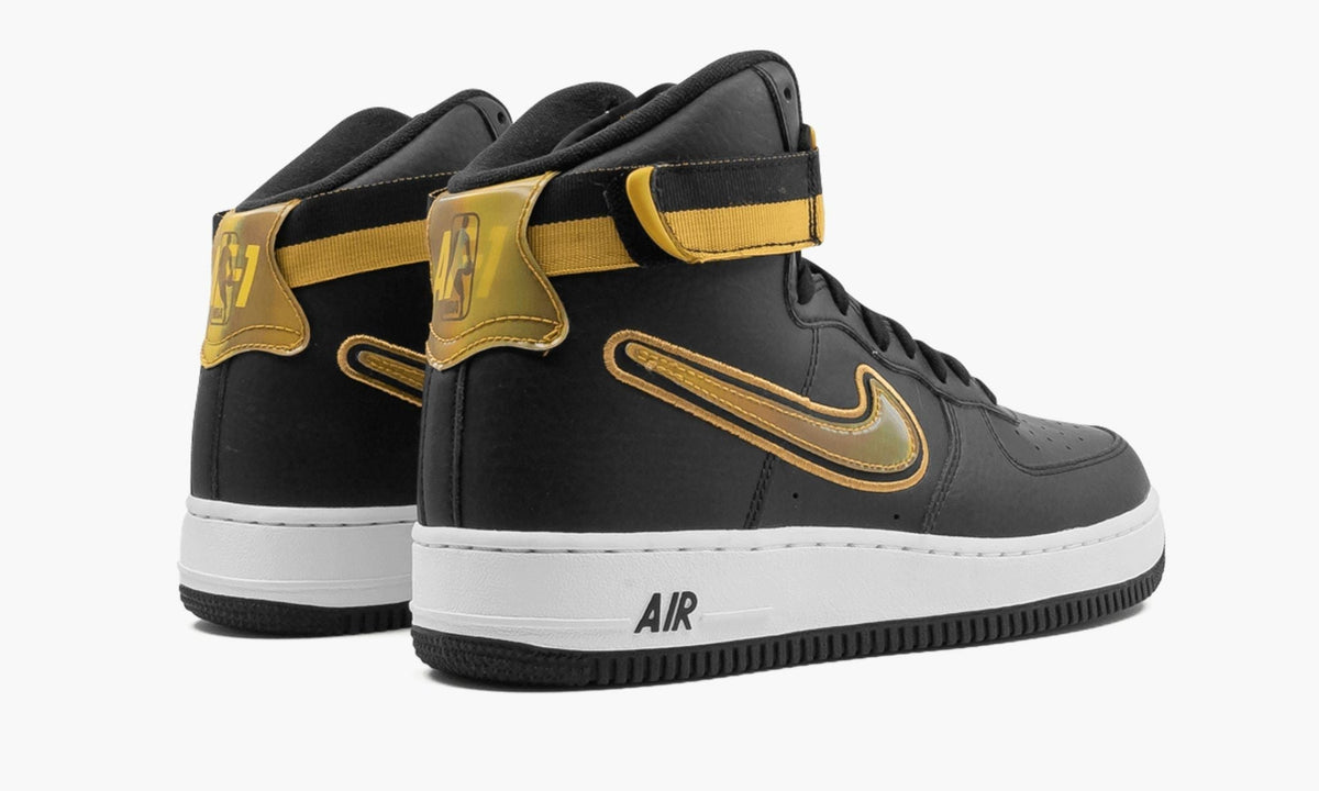 Air Force 1 High '07 LV8 - Angle View 4