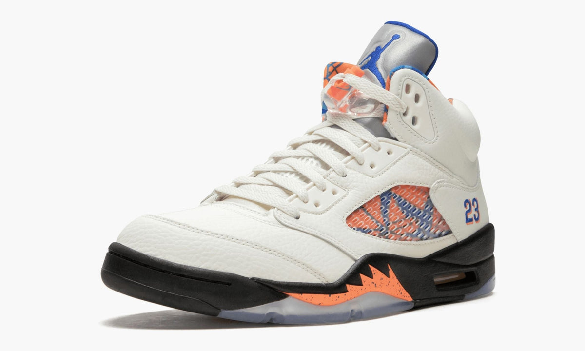 Air Jordan 5 Retro "International Flight" - Angle View 5