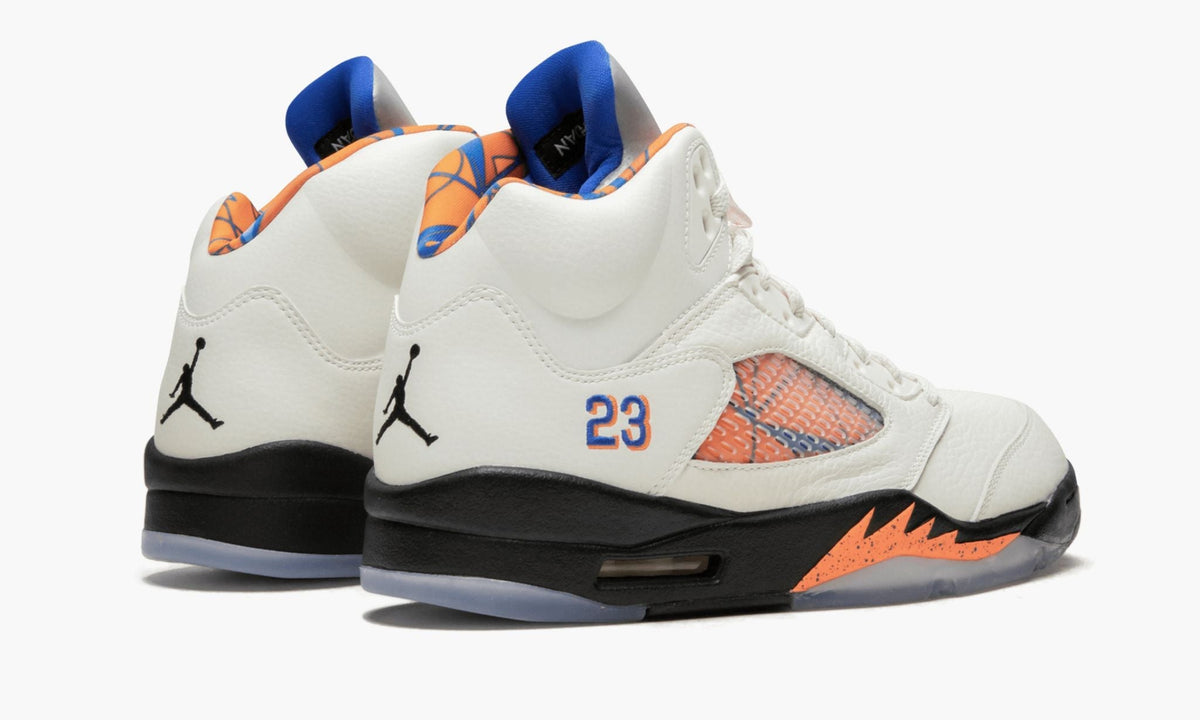 Air Jordan 5 Retro "International Flight" - Angle View 4