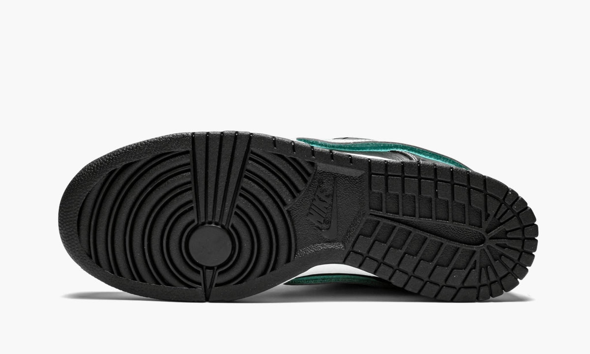 SB Dunk Low Pro OG QS "Black Diamond" - View 6