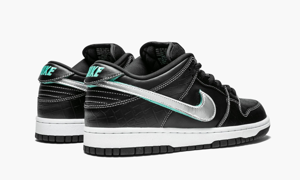 SB Dunk Low Pro OG QS "Black Diamond" - View 4